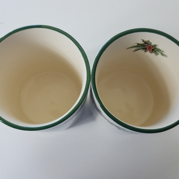 SET OF TWO VTG CHRISTMAS THEMED MUGS - Picture 7 of 7